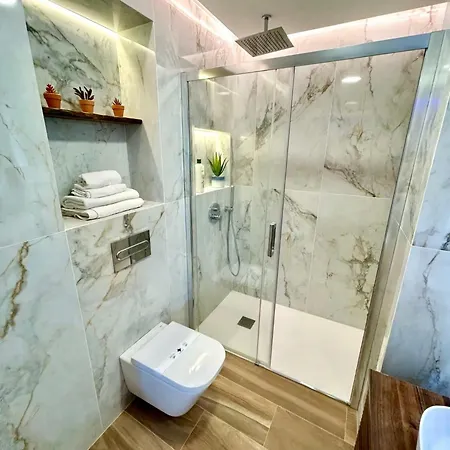 Gatu Premium Deseo Piso De Lujo Junto El Mar Con Parking Gratis -mayores De 21 Anos Y Familias Apartamento *